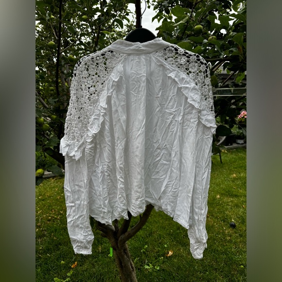 FREE PEOPLE Little Bit of Love White Ruffled Blouse Top, Sz L - Picture 12 of 15